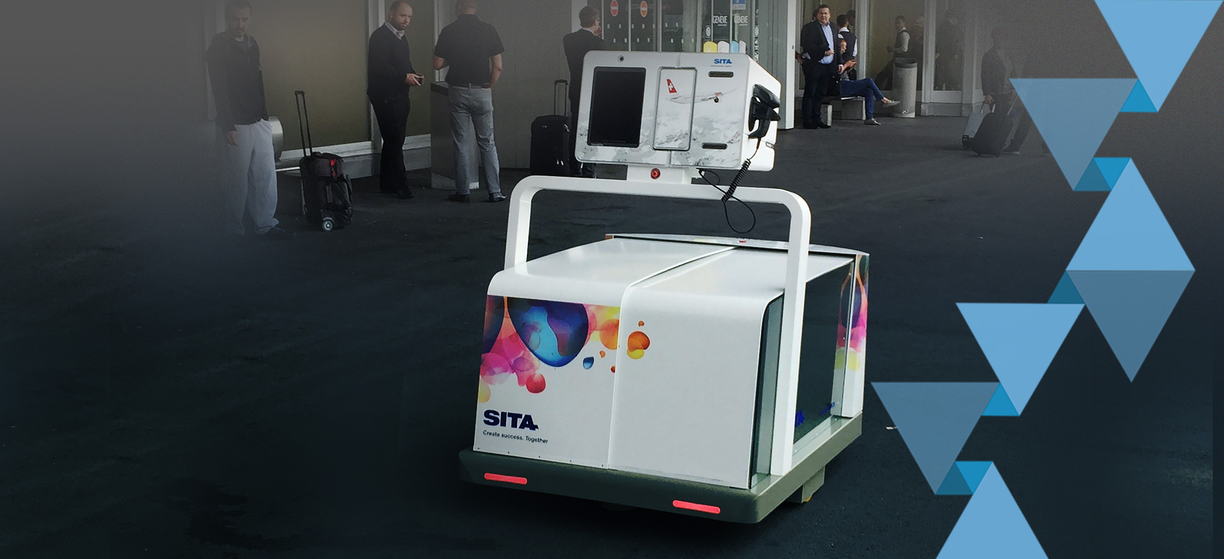 SITA presenta a LEO, el primer robot de equipaje